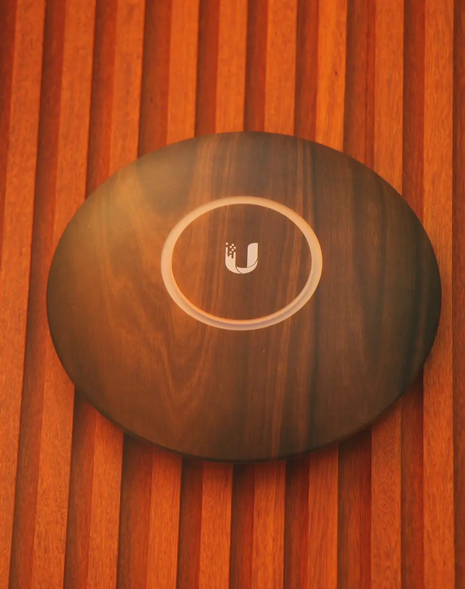 Access Point UniFi Embutido no Teto